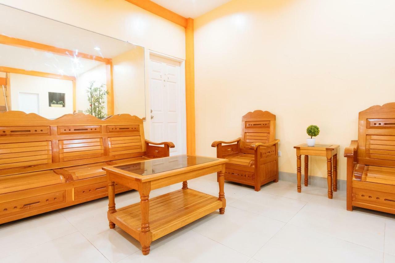 Reddoorz Premium @ Gabinete Road Palawan Hotel Puerto Princesa Exterior photo