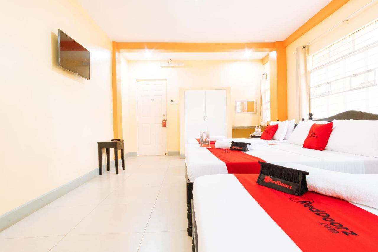 Reddoorz Premium @ Gabinete Road Palawan Hotel Puerto Princesa Exterior photo